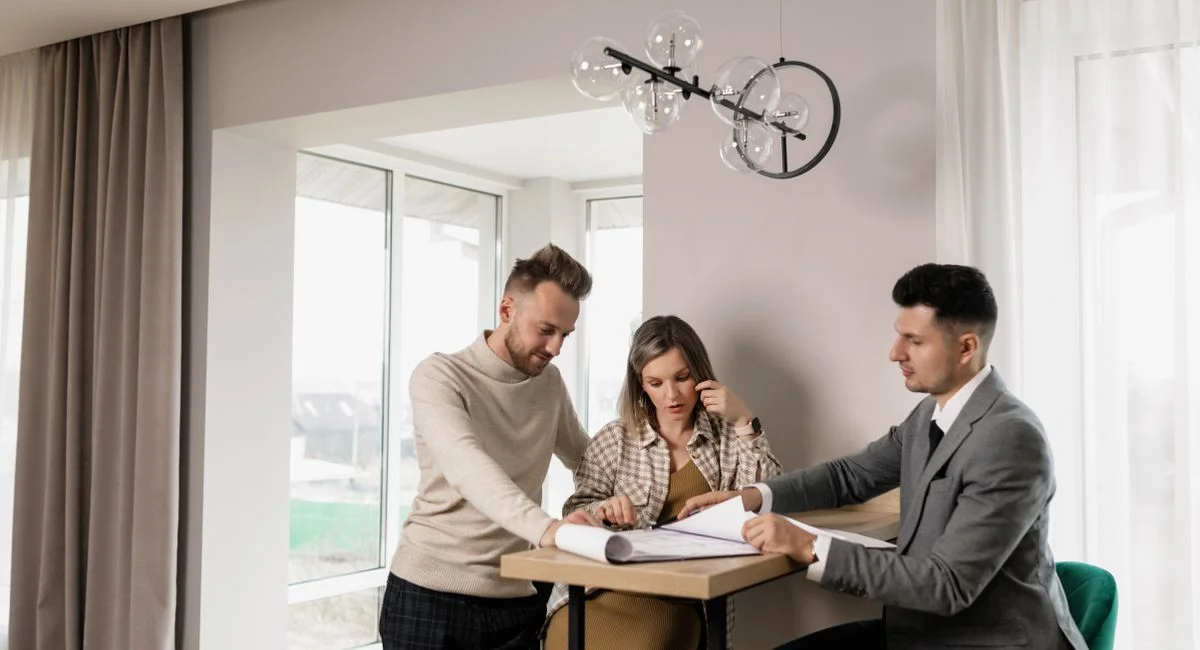 Comment consulter un acte de vente immobilier : accès, vérifications et démarches à connaître ?