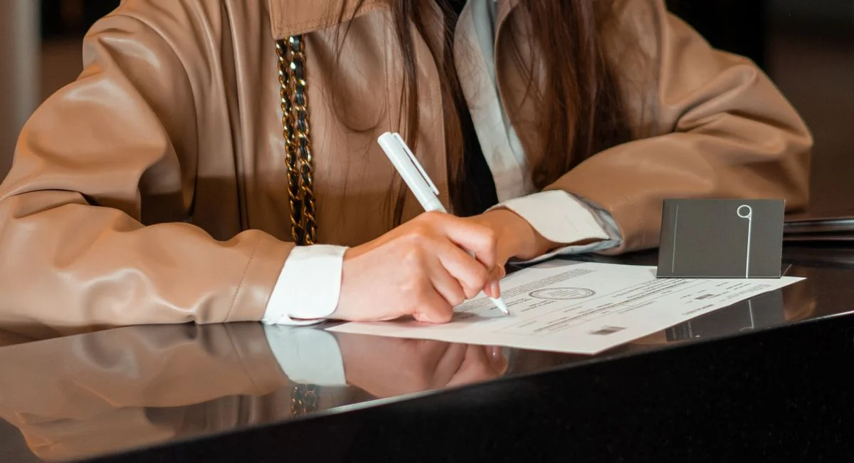 Quel est le délai minimum entre compromis et vente sans prêt immobilier et comment l’optimiser ?